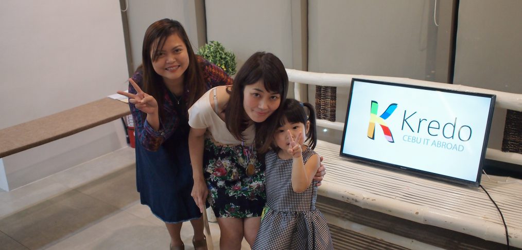 親子留学でKredoの来た親子とKredoスタッフ